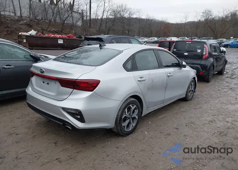 2021 Kia Forte Lxs z USA, uszkodzony, nr VIN 3KPF24AD4ME352976